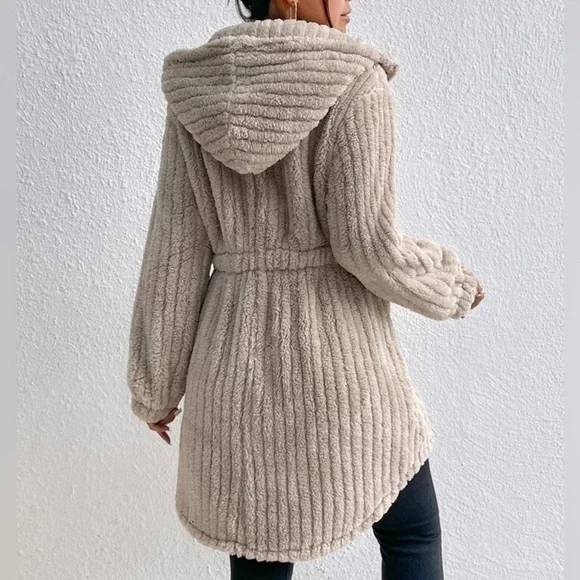 Cozy Tan Women's Jacket - Picture 4 of 5